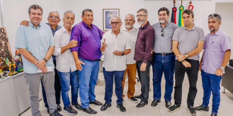 Cícero Lucena garante apoio da Prefeitura para realização da Marcha para Jesus e convoca fiéis para participarem