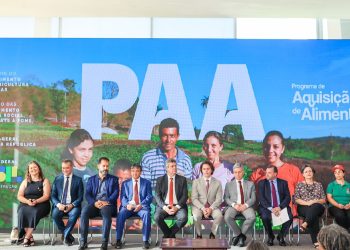 Veneziano representa o Senado em solenidade que marcou os 20 anos do Programa de Aquisição de Alimentos