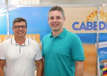 Vitor Hugo anuncia André Coutinho como pré-candidato a prefeito de Cabedelo