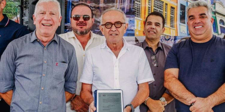 Prefeito autoriza obras no Bessa, Brisamar, Jardim Oceania e João Agripino, que terão 100% das ruas pavimentadas