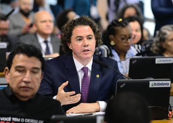 Lula sanciona relatório de Veneziano aprovado no Senado que compensa em R$ 27 bilhões perdas de receitas de estados e municípios