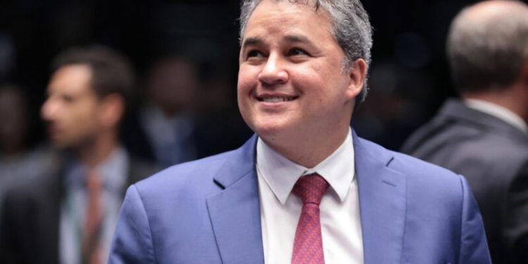 Desoneração da folha: “É a garantia de milhões de empregos”, celebra Efraim, autor do projeto