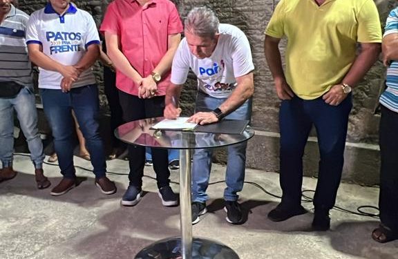 Prefeito de Patos assina ordem de serviço para construção de unidade de saúde e academia nos Sapateiros