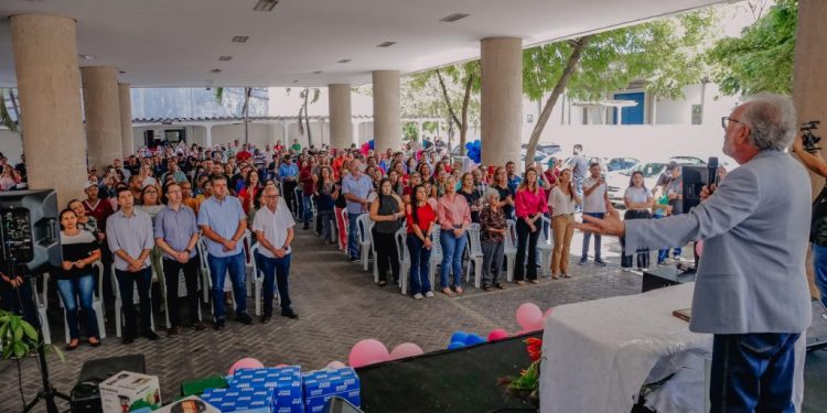 Cícero destaca empenho dos servidores municipais nos avanços conquistados pela cidade em todas as áreas