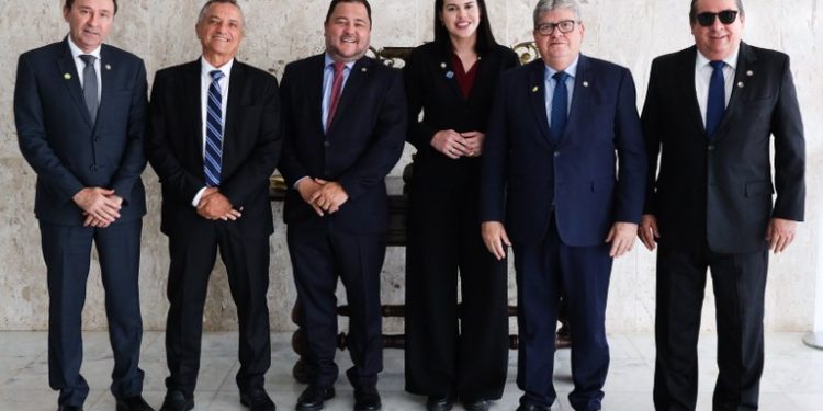 Novas ações de reflorestamento da caatinga com recursos do Projeto Sertão Vivo contemplam 145 municípios e mais de 37 mil famílias