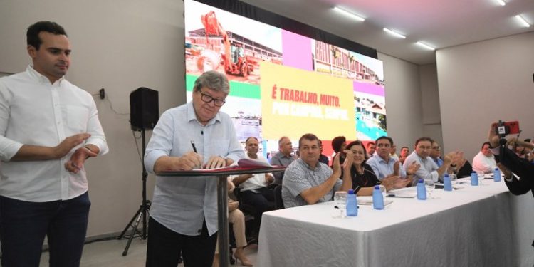 João Azevêdo anuncia novos investimentos de R$ 222 milhões em comemoração ao aniversário de 159 anos de Campina Grande