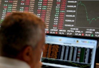Investimentos de estrangeiros na Bolsa brasileira em outubro é o menor para o mês desde 2019
