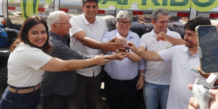 Equipamentos entregues pelo Governo da Paraíba triplicam capacidade de beneficiamento de leite de cabra em Cabaceiras