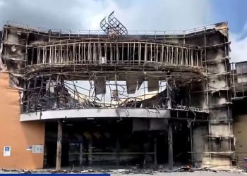 Incêndio atinge Shopping Cidade Luz de Guarabira, que fica destruído