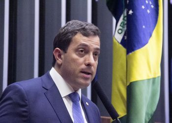 Deputado paraibano diz que Câmara fez “manobra vergonhosa” para proibir casamento homoafetivo