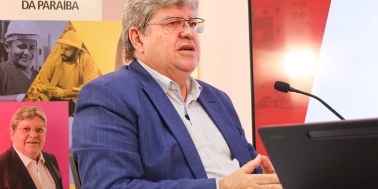 João Azevêdo anuncia investimentos de R$ 120 milhões em obras de novas rodovias