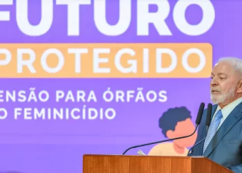 Lula sanciona lei que prevê pensão para filhos de vítimas de feminicídio