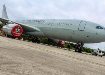 Sexto avião com brasileiros repatriados chega ao Rio de Janeiro