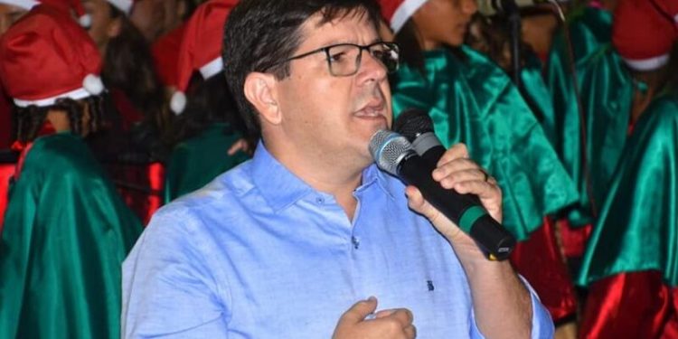 Prefeito paraibano anuncia mais cortes de terceirizados e justifica: “manter as contas equilibradas”