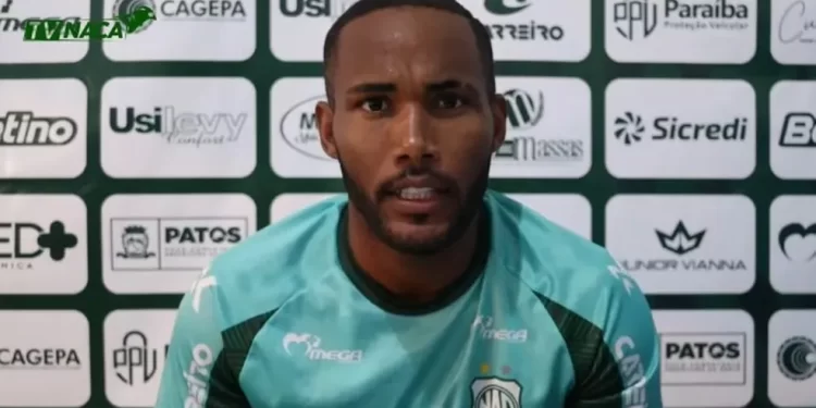 Jogador de futebol é preso na Paraíba por suspeita de ser mandante de homicídio