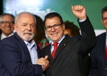 Ministro defende semana de trabalho com 4 dias: “a economia brasileira suportaria”