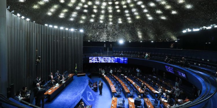 Senado aprova pensão especial para filhos de vítimas de feminicídio