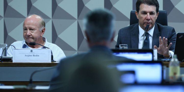 Suspeito de bancar atos golpistas, empresário fica em silêncio na CPMI