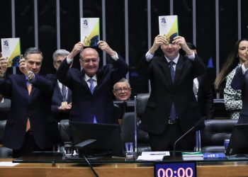 Representantes dos três poderes defendem harmonia institucional