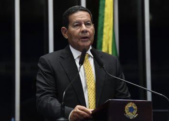 Mourão apresenta projeto para anistiar condenados pelo 8 de Janeiro