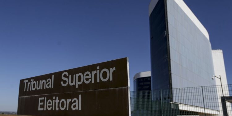 TSE aprova regras para restringir live eleitoral em residência oficial