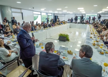 Dificilmente chegaremos a meta de déficit zero em 2024, diz Lula