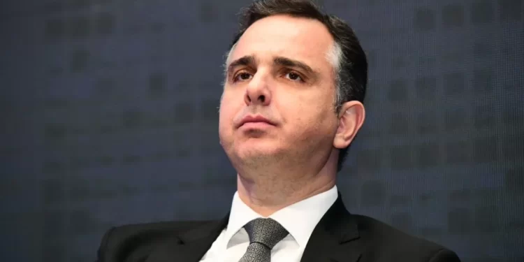 Presidente do Senado defende mandato de oito anos para ministros do STF