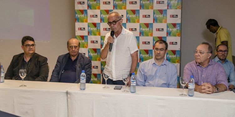 Cícero destaca responsabilidade pública em evento para entrega de Plano de Integridade a secretarias com a presença de ministro do TCU