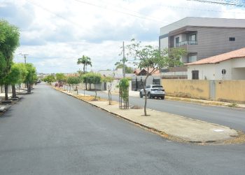 Obras de pavimentação asfáltica são iniciadas pela Prefeitura de Patos