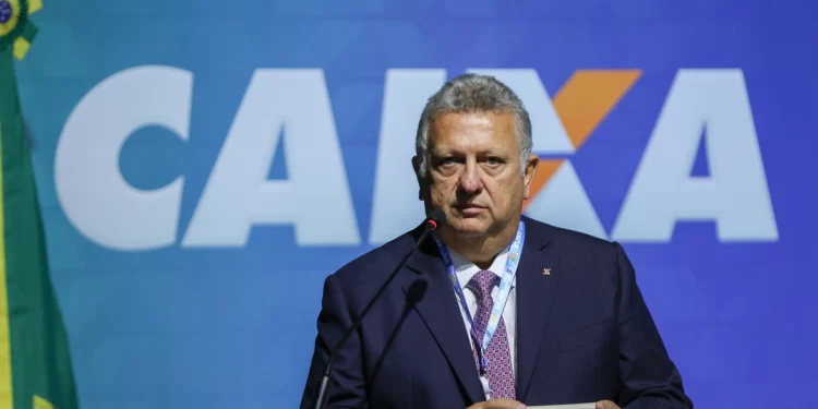 Paraibano assume presidência da Caixa com promessa de induzir crescimento econômico