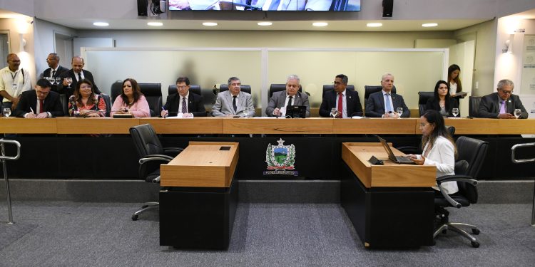 Sessão conjunta da CMJP e ALPB comemoram 90 anos do CONFEA e 55 anos do CREA-PB