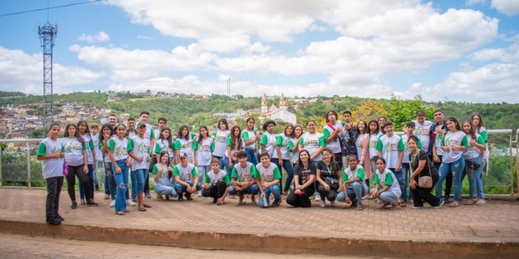Adolescentes do NACAD-Picuí visitam a cidade de Bananeiras