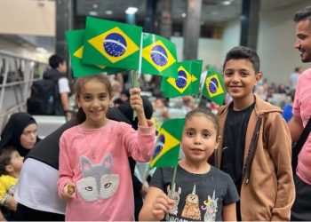 Grupo de brasileiros de Gaza segue para o Cairo; retorno ao Brasil está previsto para segunda-feira