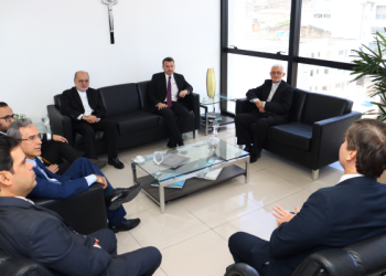 PGJ recebe visita do arcebispo e reforça apoio do MP na efetivação da transparência do Hospital Padre Zé