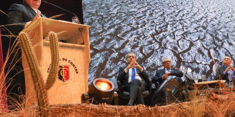 João Azevêdo destaca ações para o desenvolvimento econômico e sustentável do semiárido em seminário do TCE