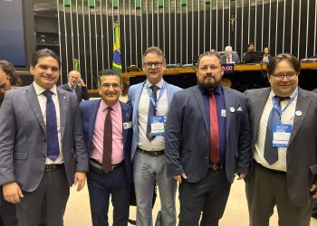 Murilo Galdino participa de evento sobre Neurocirurgia no SUS e discute melhorias para área