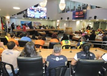 ALPB debate situação dos ACS e ACE na Paraíba durante audiência pública