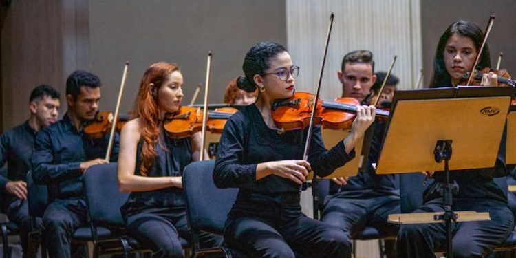 Orquestra Sinfônica Jovem apresenta concerto com obras para violino de Camille Saint-Säens