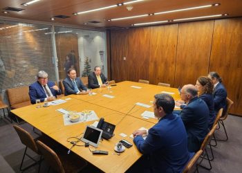 João dialoga sobre projetos de mobilidade urbana e investimentos em saneamento com a Agência Francesa de Desenvolvimento