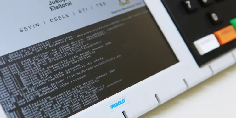 TSE inicia teste público das urnas eletrônicas para eleições de 2024