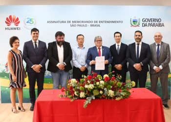 João firma parceria com empresa de tecnologia da China para qualificação profissional de 30 mil jovens na Paraíba