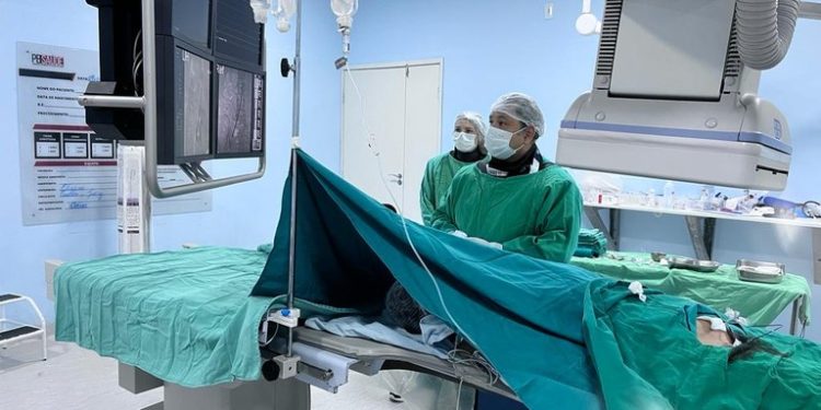Dispositivo que previne embolia pulmonar é utilizado em procedimento de alta complexidade na hemodinâmica de Patos