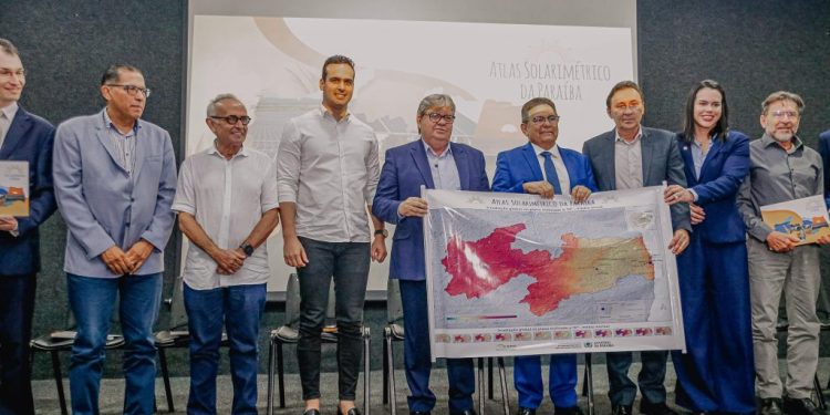 Prefeito destaca avanços climáticos e ambientais de João Pessoa e da Paraíba durante apresentação do Atlas Solarimétrico