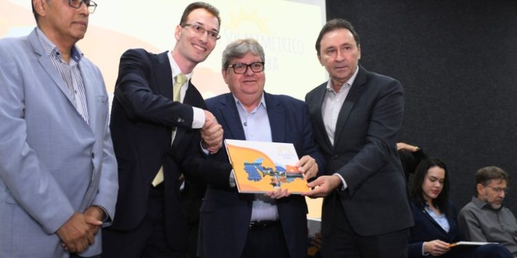 Governador apresenta Atlas Solarimétrico e destaca importância da ferramenta para atração de novos investimentos