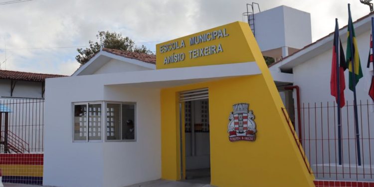 Secretaria de Educação prorroga inscrições de seleção interna para profissionais que queiram trabalhar nas EMAIs