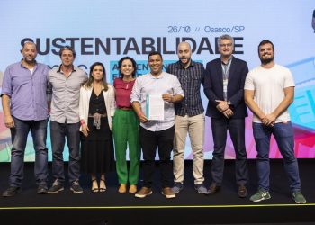 Empresas, associações e fornecedores do setor de alimentos firmam compromisso por um futuro livre da poluição plástica