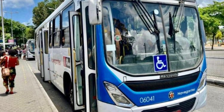 Prefeitura de João Pessoa beneficia estudantes que farão prova do Enem com passe livre nos ônibus