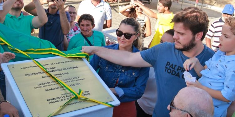 Prefeitura de Campina Grande entrega praça do Conjunto Raymundo Suassuna