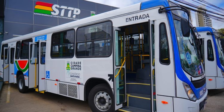 Prefeitura de Campina Grande entrega 10 ônibus novos para o sistema de transporte público do Município