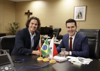 Veneziano se reúne com Ministro das Cidades para tratar da construção de casas e outros investimentos na Paraíba